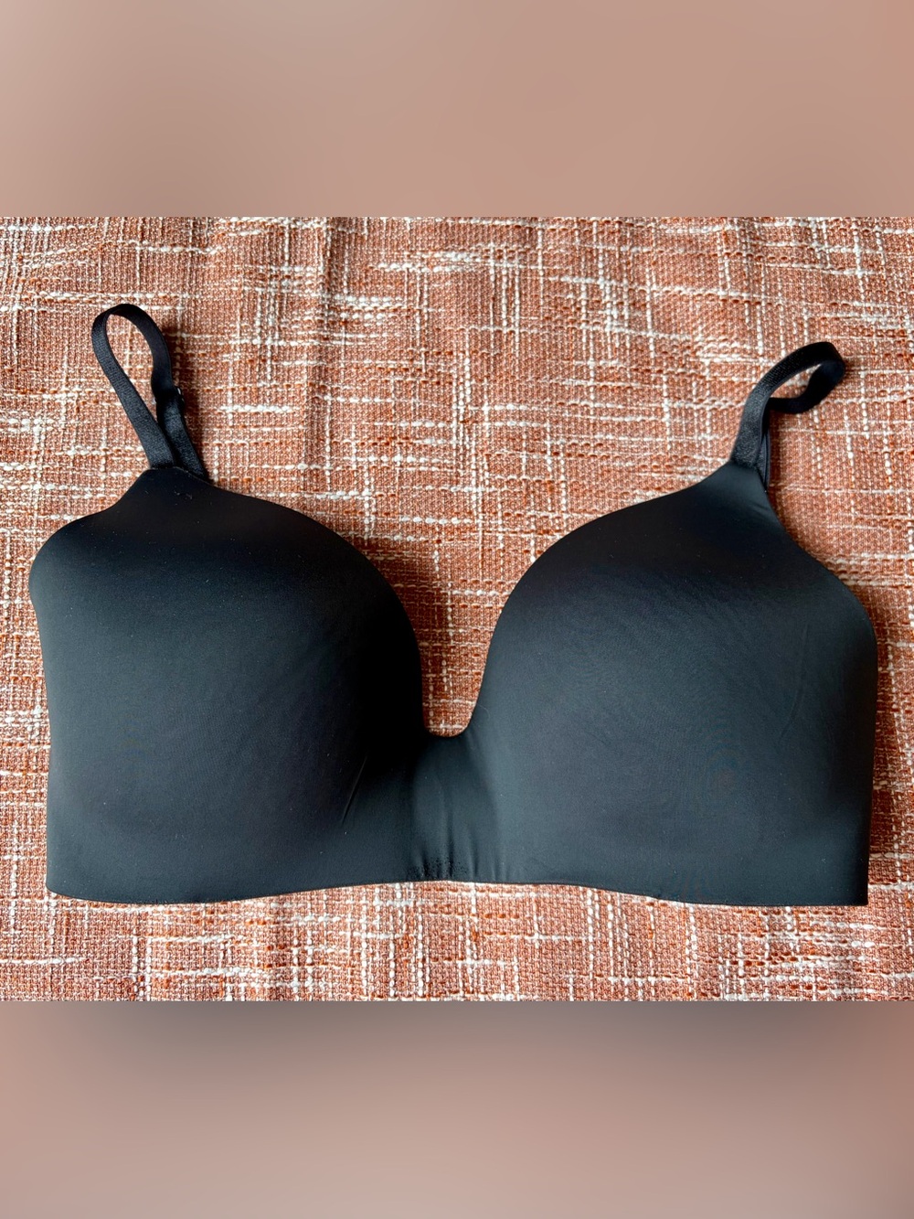 VICTORIAS SECRET T-Shirt Bra Lightly Lined & Wireless Black 34DD